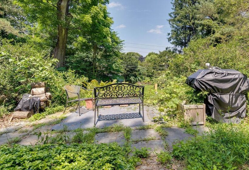 Pittsford Vacation Home: 2 Mi To Historic Village