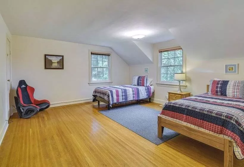 Pittsford Vacation Home: 2 Mi To Historic Village