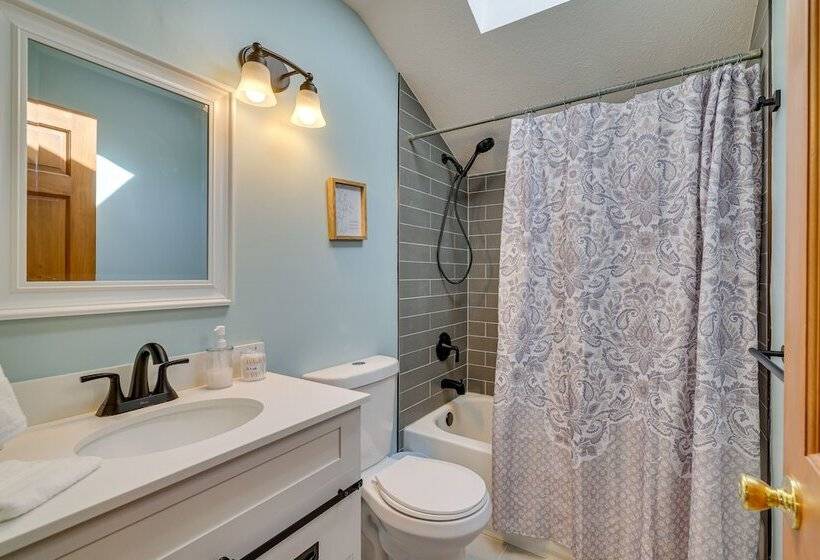 Pocono Mountain Home W/ Private Lake Access