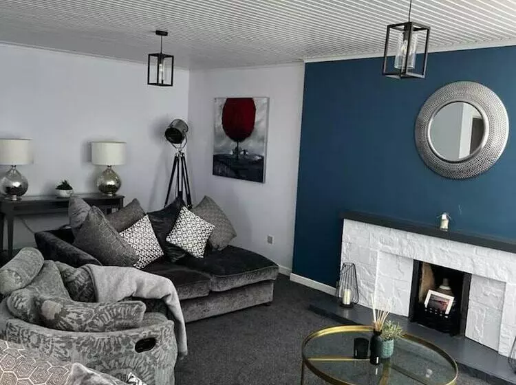 Residenssi Immaculate Sea View 4 Bed House In Portstewart