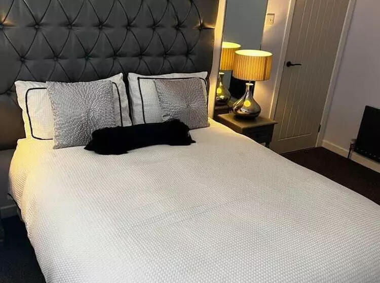 Residenssi Immaculate Sea View 4 Bed House In Portstewart