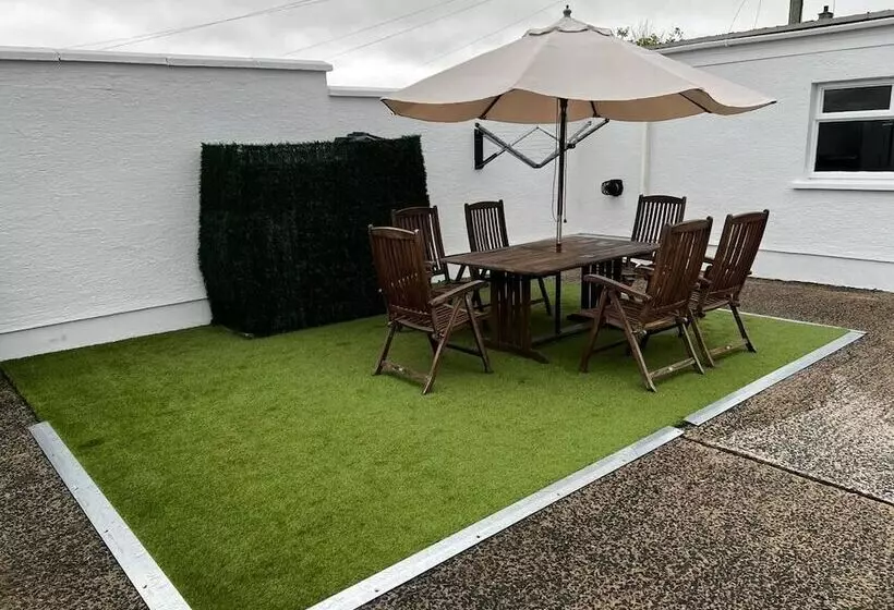 Residenssi Immaculate Sea View 4 Bed House In Portstewart