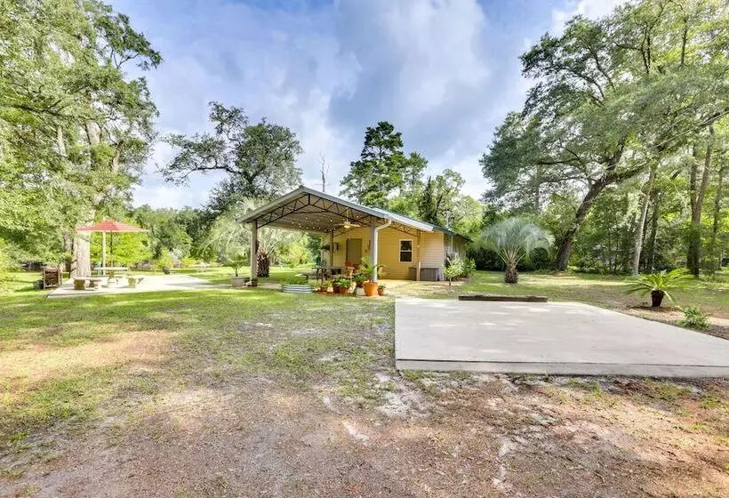 Riverfront Florida Escape W/ Grill & Fire Pit!