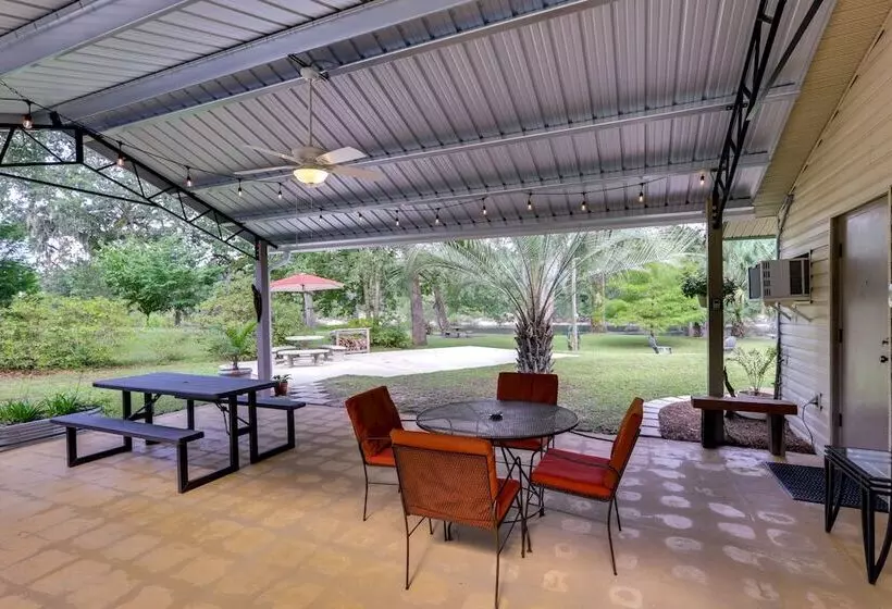 Riverfront Florida Escape W/ Grill & Fire Pit!