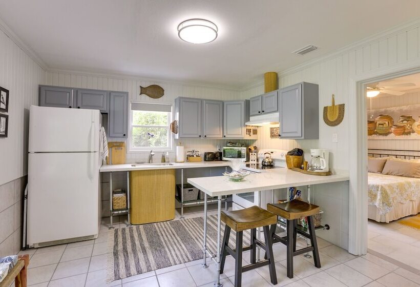 Riverfront Florida Escape W/ Grill & Fire Pit!