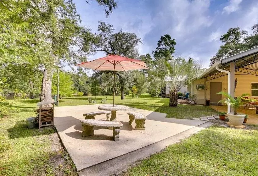 Riverfront Florida Escape W/ Grill & Fire Pit!