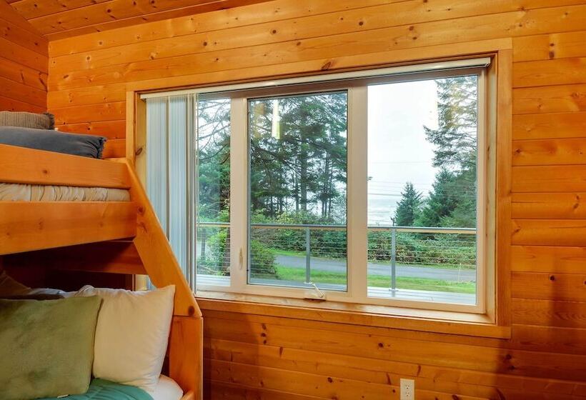 Serene Copalis Beach Getaway: Walk To Beach!