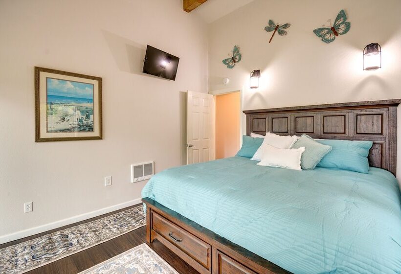 Serene Copalis Beach Getaway: Walk To Beach!