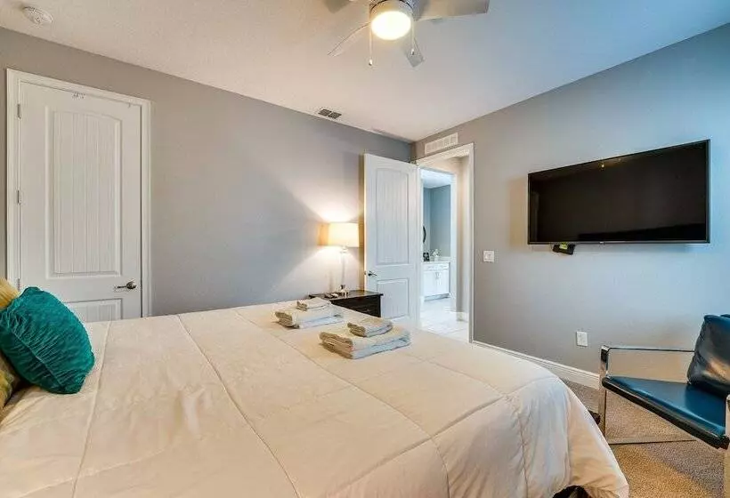 Spacious Kissimmee Escape, Close To Disney World!