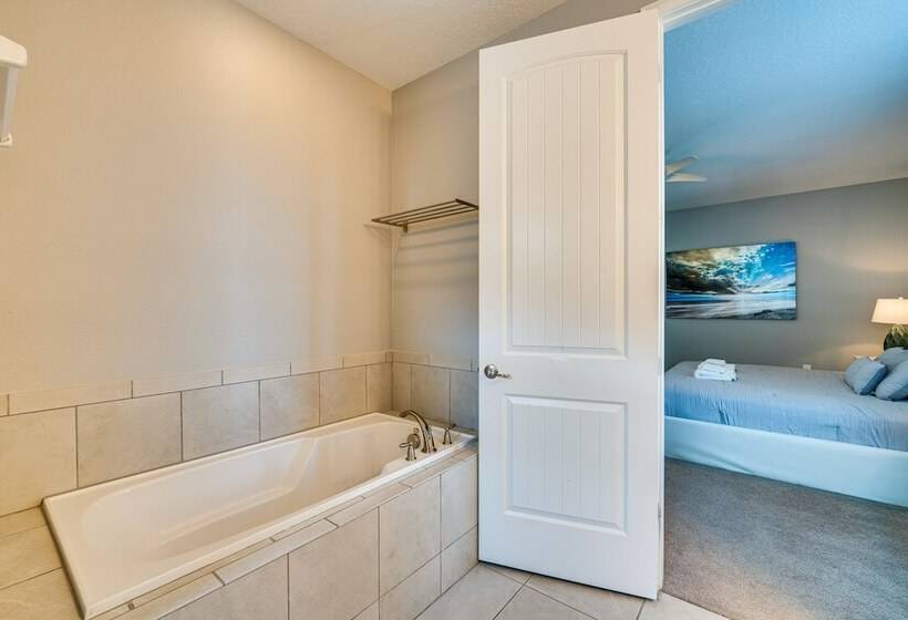 Spacious Kissimmee Escape, Close To Disney World!