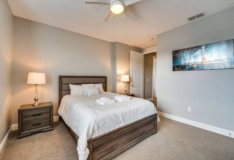 Spacious Kissimmee Escape, Close To Disney World!