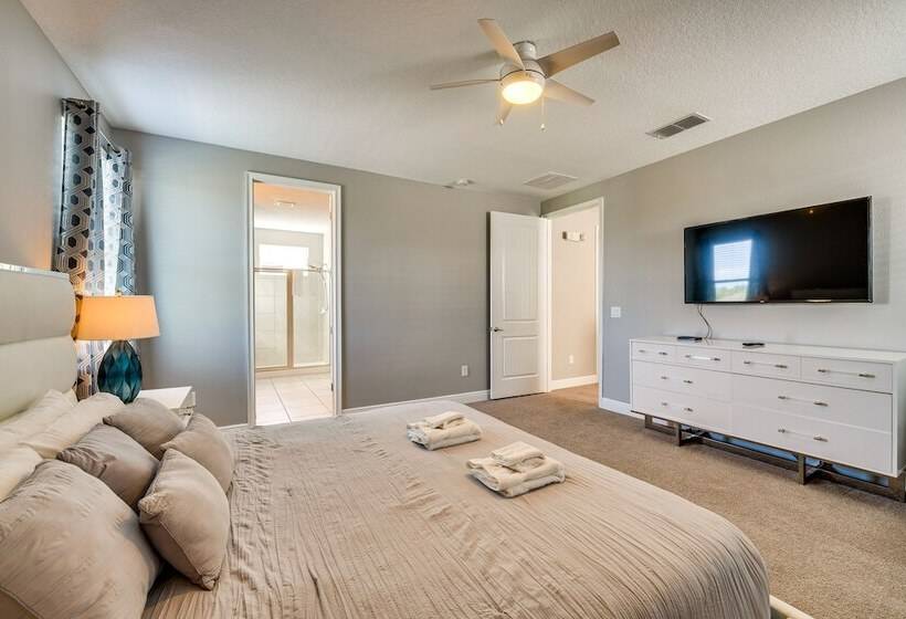 Spacious Kissimmee Escape, Close To Disney World!