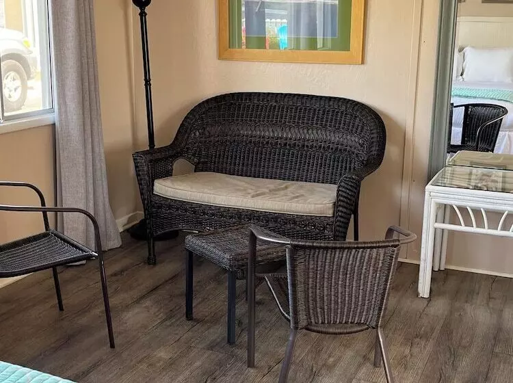 The Cayucos Motel