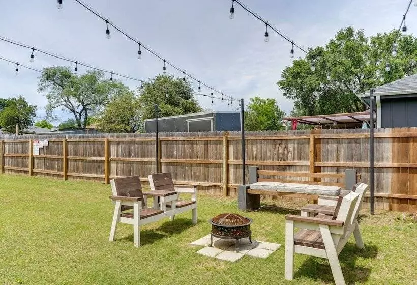 Updated New Braunfels Home W/ Fire Pit!