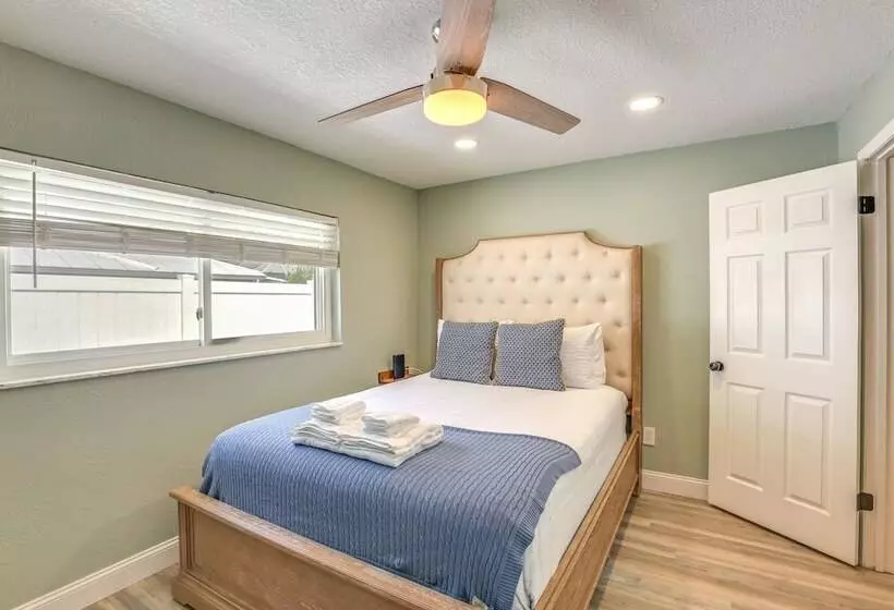 Vero Beach Vacation Rental: Pool & Putting Green!