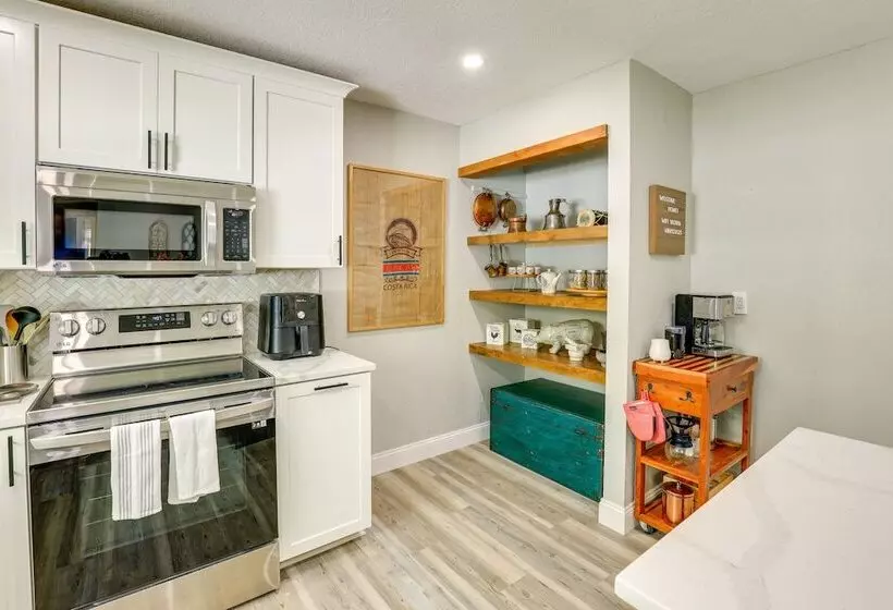 Vero Beach Vacation Rental: Pool & Putting Green!