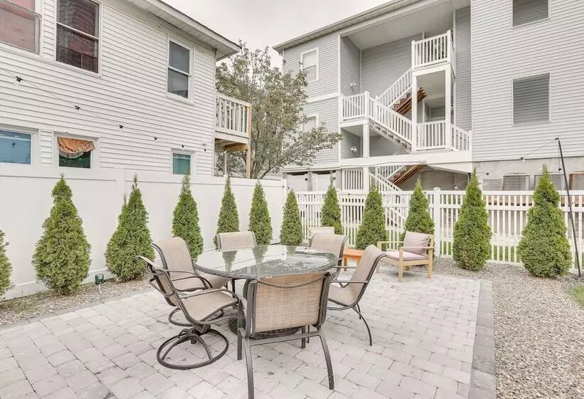 Wildwood Home W/ Deck   Walk To Beach + Boardwalk!
