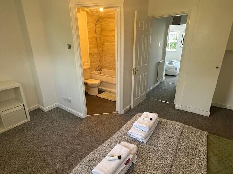 Bed and Breakfast 52 Chamberlayne Avenue