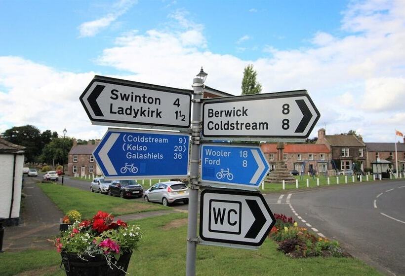 3 Bedrooms 2 Bath Cottage Balcony Garden Dogs Free