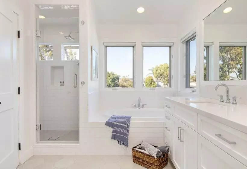 Emerald Cove By Avantstay Mins To Beach & Pier