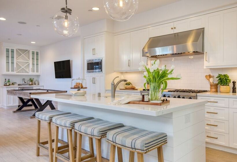 Emerald Cove By Avantstay Mins To Beach & Pier