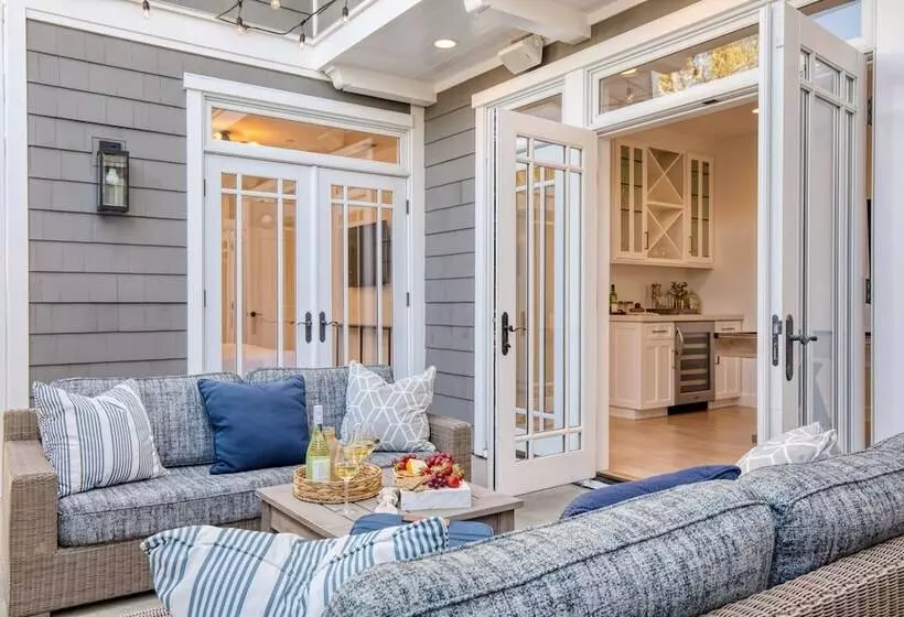 Emerald Cove By Avantstay Mins To Beach & Pier