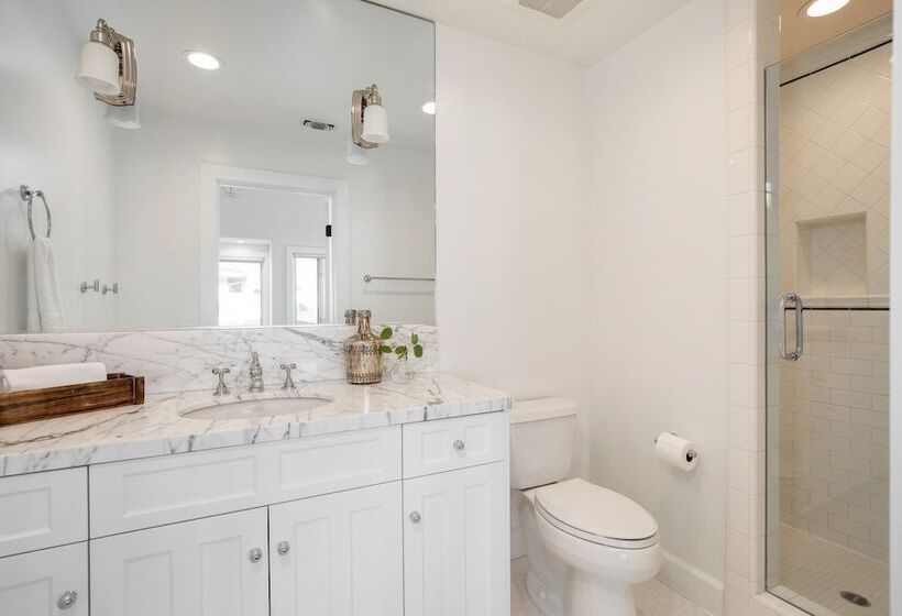 Emerald Cove By Avantstay Mins To Beach & Pier