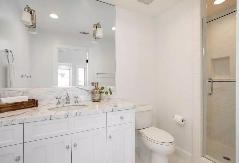 Emerald Cove By Avantstay Mins To Beach & Pier