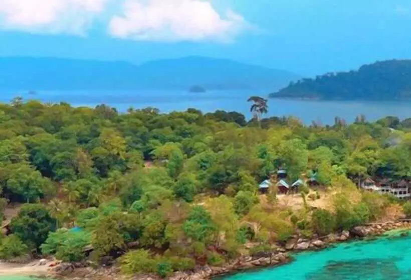 هتل Chareena Beachside