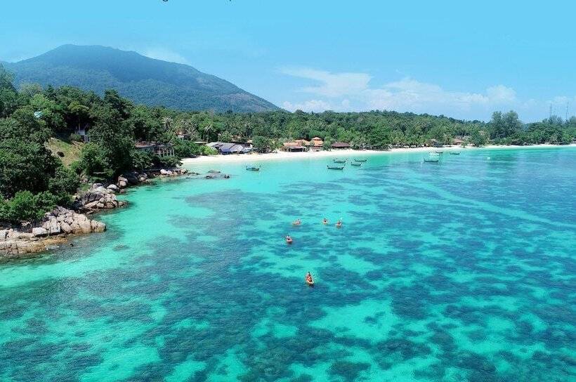 호텔 Chareena Beachside