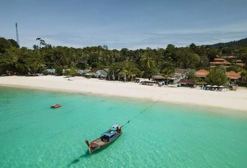 هتل Chareena Beachside