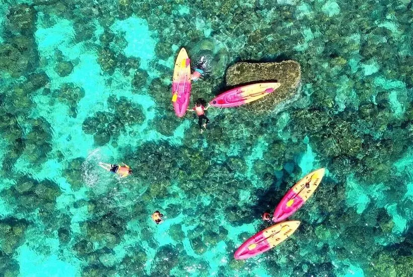 هتل Chareena Beachside