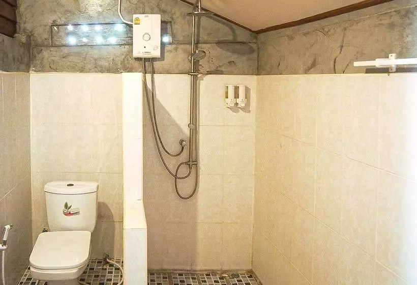 هتل Chareena Beachside