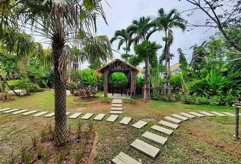 Hotelli Coco Paradiso Phuket