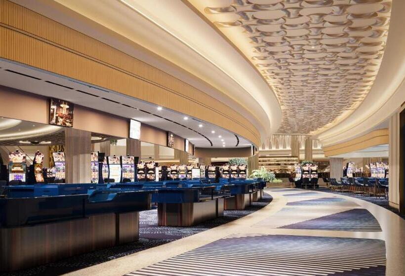 هتل Fontainebleau Las Vegas