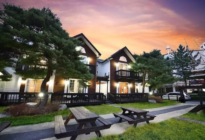 Hotelli Gangneung Sanho Pension