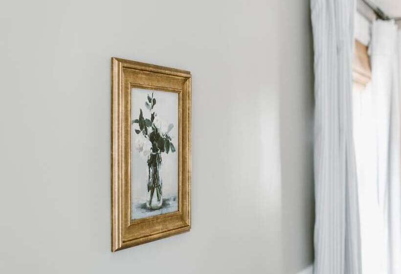 בית מלון כפרי Admirals Quarters Inn