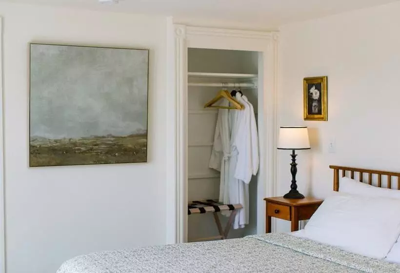 ホテル Admirals Quarters Inn