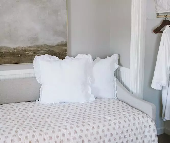 ホテル Admirals Quarters Inn