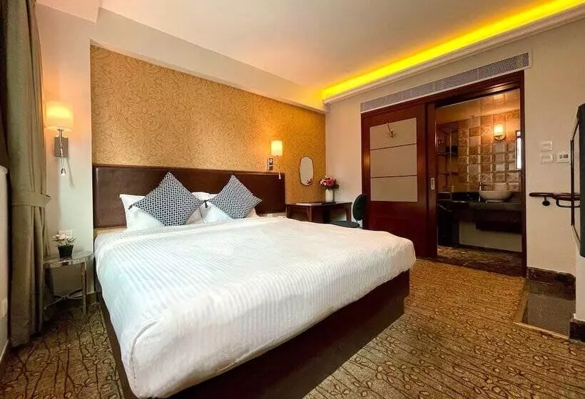 هتل Lander Grand