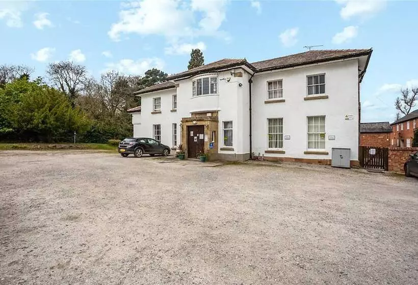 Hotelli Plas Bellin Hall