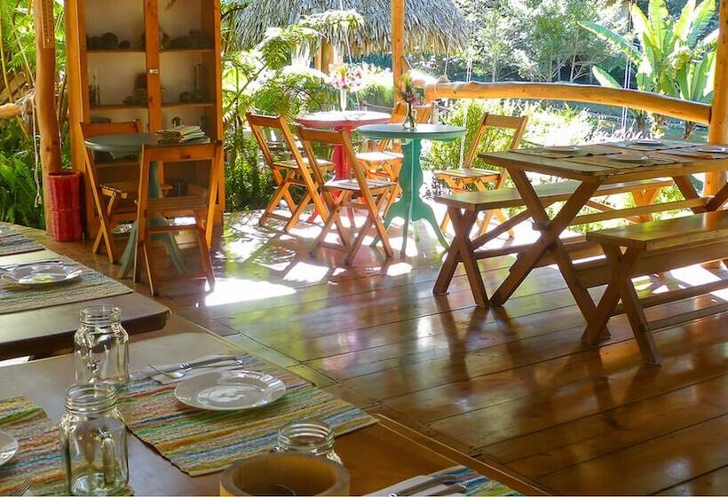 هتل Santuario Natural El Tular