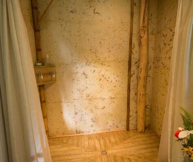 هتل Santuario Natural El Tular