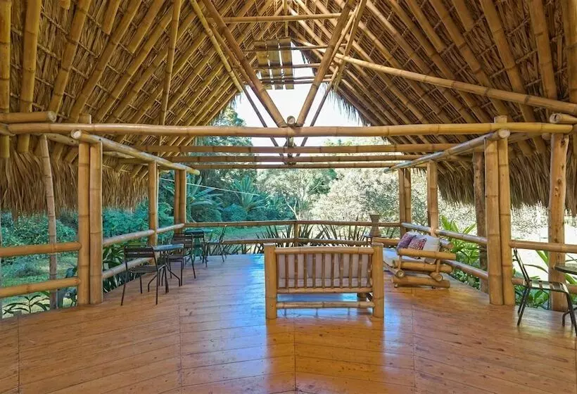 هتل Santuario Natural El Tular