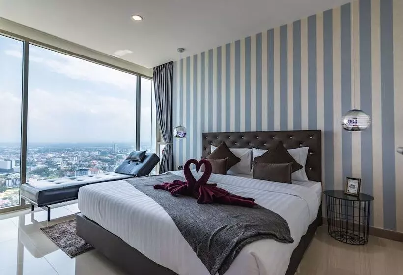 Hotelli The Riviera Wongamat By Pattaya Holiday