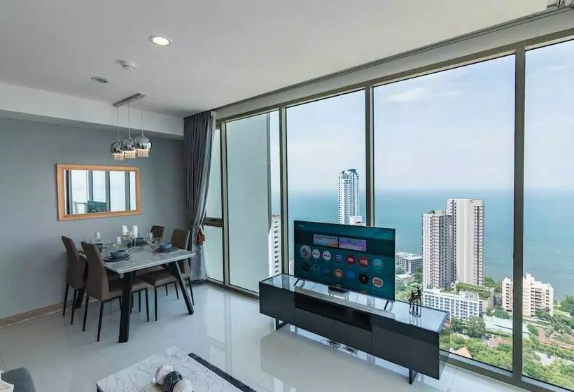 Hotelli The Riviera Wongamat By Pattaya Holiday