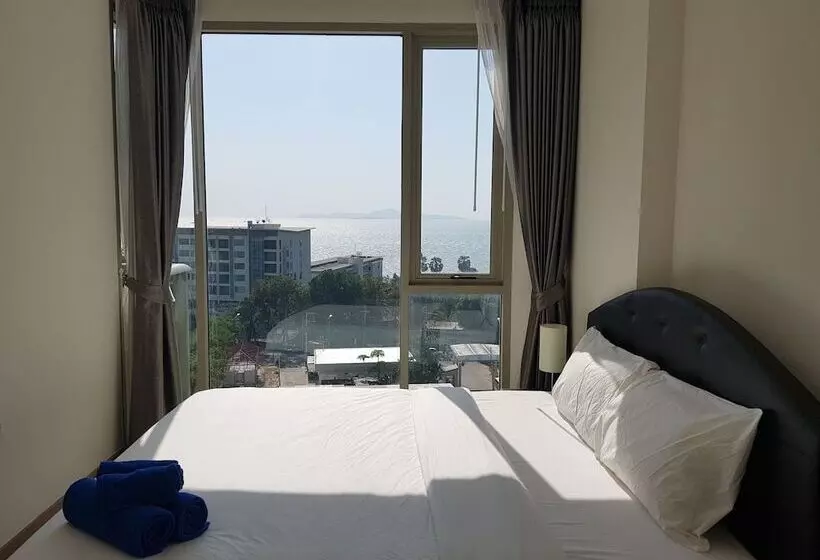 Hotelli The Riviera Wongamat By Pattaya Holiday