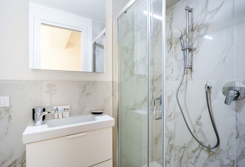 Italianway The B Village Standard