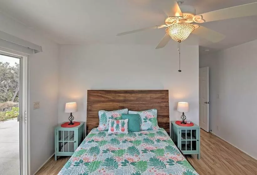 Ocean View Bungalow W/ Lanai: 13 Mi To South Point