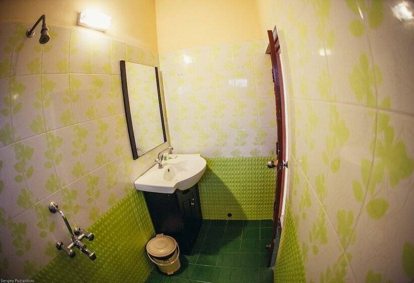 ペンション Ashwem Point